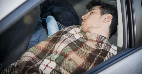 Utilizatorii serviciilor de car-sharing au început să închirieze mașini ca să doarmă în ele