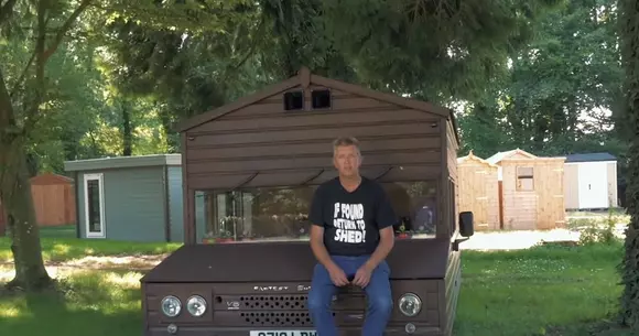 Cea mai rapidă baracă din lume poate atinge 181 km/h, deși pare imposibil