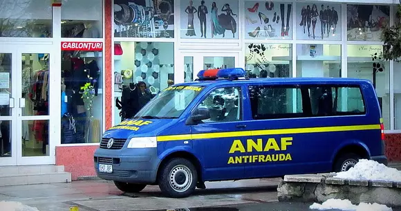 Noul Cod Rutier: Aceste instituții publice nu mai pot folosi girofar pe mașini