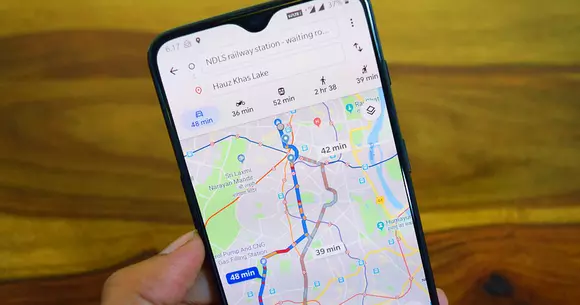 Google Maps îți spune cât de aglomerate sunt mijloacele de transport în comun
