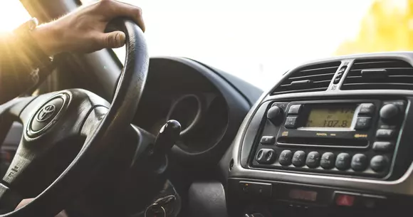 Ce să ai în vedere când pleci cu mașina pe distanțe mari