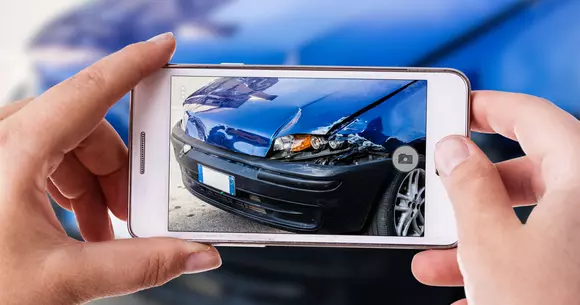 A apărut „robotul” care te ghidează după un accident rutier, ca să primești despăgubiri