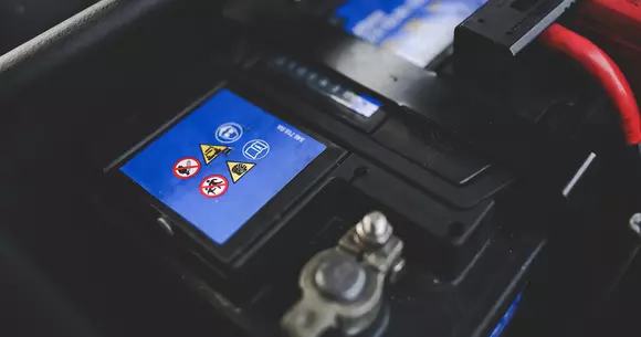 E musai să cumperi o baterie scumpă?