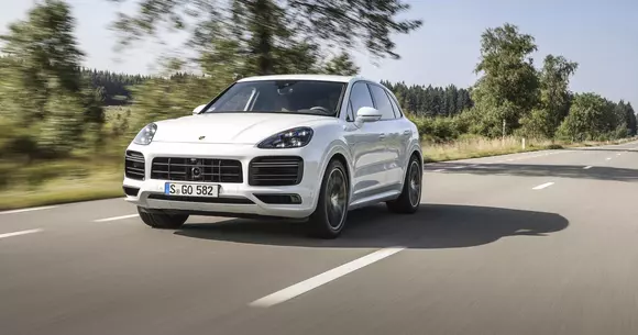 Cel mai puternic Porsche Cayenne din istorie poate fi comandat