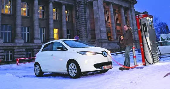 Studiu: cu cât este mai ieftin „combustibilul” pentru mașinile electrice
