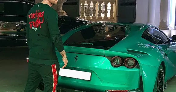 Ferrari dă în judecată un client, din cauza pozelor lui de pe Instagram. Cum și-a fotografiat mașina