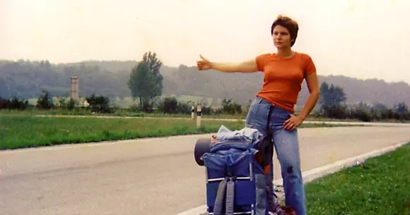 Românii și mașinile de ocazie: Transportul ilegal de persoane rămâne extrem de popular