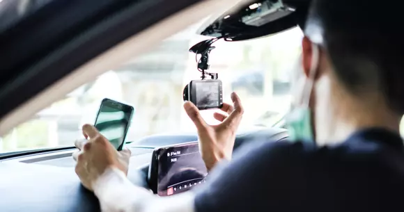 Camerele auto: care sunt avantajele și dezavantajele lor