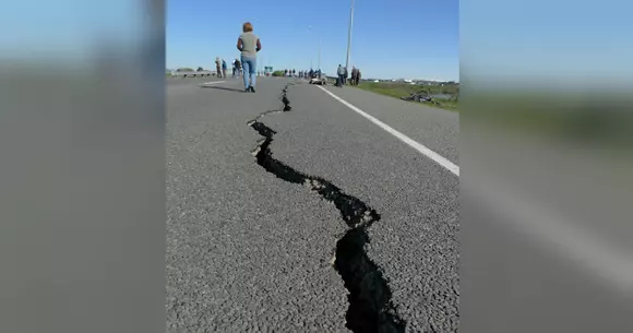 A apărut o fisură de 15 metri pe autostrada A1! Reparațiile NU vor fi gata luna aceasta
