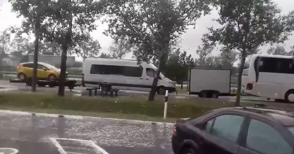 Culmea tractării auto: un şofer român a demonstrat imposibilul pe drumurile din Ungaria