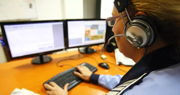 Un operator 112 a ignorat reclamația la adresa unui șofer băut: „Închide, că ții linia ocupată!”