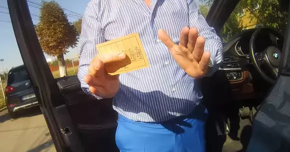 Un consilier PSD care conducea băut refuză să fie amendat: „Încerci cu mine de-astea?!”