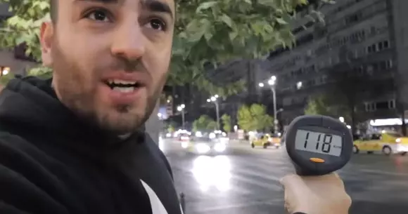 Experiment în centrul Capitalei, cu un pistol radar. Șofer surprins cu 118 km/h pe bulevardul Magheru! (VIDEO)