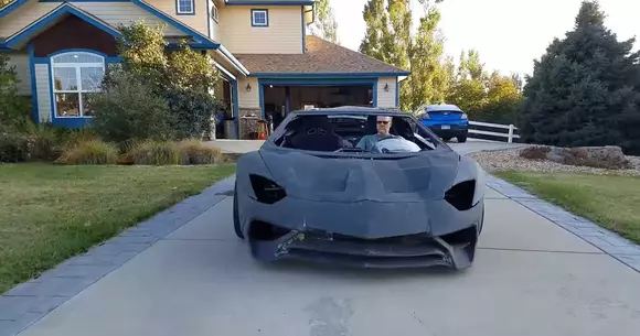 Cel mai cool tată din lume: i-a construit fiului un... Lamborghini Aventador (VIDEO)