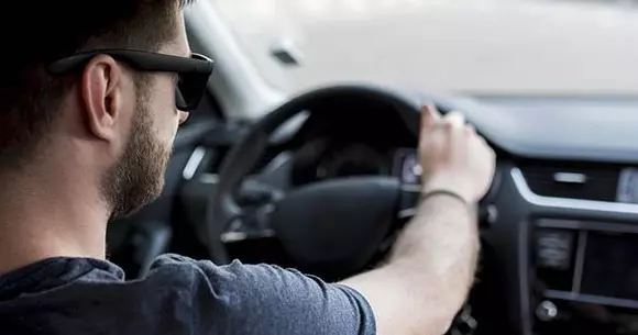 (P) 5 gadget-uri de care nu te poți lipsi dacă ești șofer