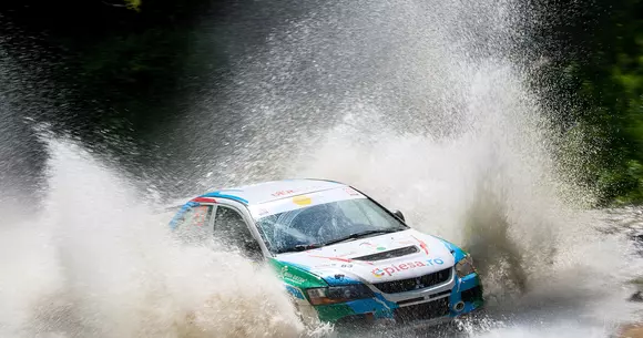 Ploaia schimbă tot! Cum a fost Raliul Aradului în 2019 pentru pilotul partener al Auto Bild, Adrian Grigore?