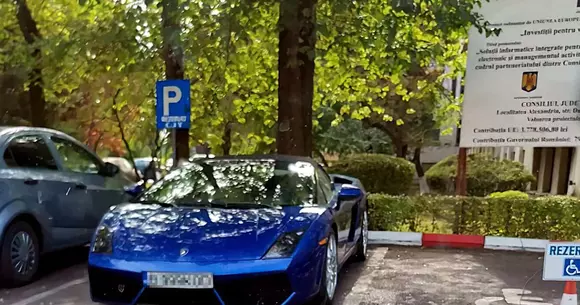 Nora lui Dragnea și-a parcat bolidul Lamborghini pe locul rezervat persoanelor cu handicap