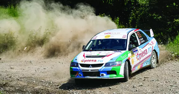 O nouă luptă cu secundele! Cum a fost Raliul Moldovei pentru pilotul partener al Auto Bild, Adrian Grigore?