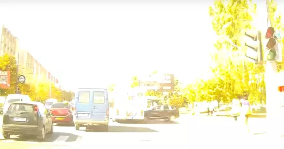 Video cu bolidul Porsche care zboară cu 130 km/h în troleibuz! Un accident teribil