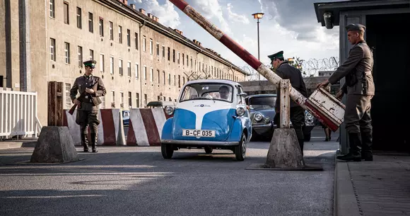 Isetta care a învins Zidul: poveste înduișătoare de acum 55 de ani (VIDEO)