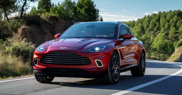 Aston Martin DBX a ajuns în România! Preț de pornire de la 196.000 de euro