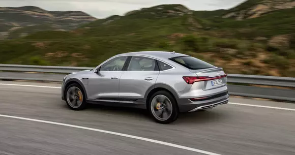 Încă puțin și vom vedea Audi e-tron Sportback pe străzi! (VIDEO)
