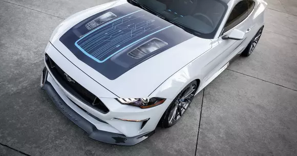 Muscle car al viitorului: Mustang Lithium electric, cu 900 CP și cutie manuală!