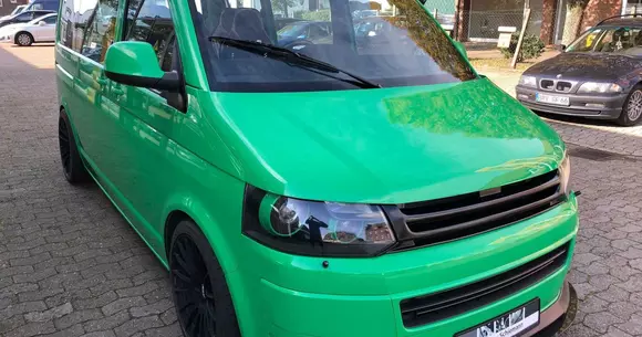 Transporsche: acest VW T5 Bus costă cât un Porsche, dar probabil că merită banii