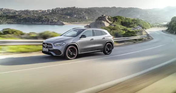 Mercedes-Benz GLA - informaţii şi fotografii oficiale