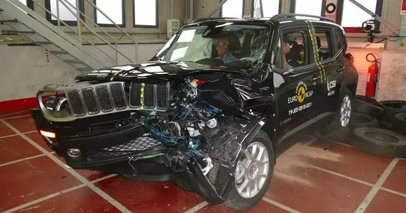 Teste EuroNCAP decembrie 2019: Tesla Model X obţine 5 stele fără probleme, iar Jeep Renegade doar trei