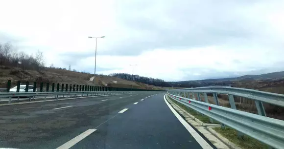 Autostrada Sibiu-Pitești nu va fi gata nici în 2030, dar sunt promiși mii de kilometri de asfalt nou
