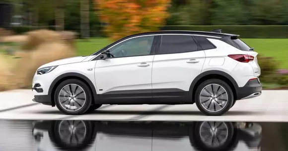 Opel Grandland X ajunge în România. Versiunea cu 224 CP costă 35.750 €