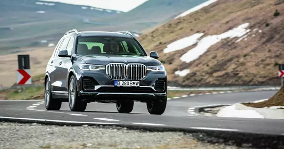 BMW X7 xDrive40i: Big bimmer garni’X