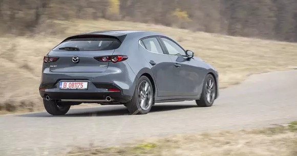 Mazda 3 Skyactiv-D116 6AT - test drive în România