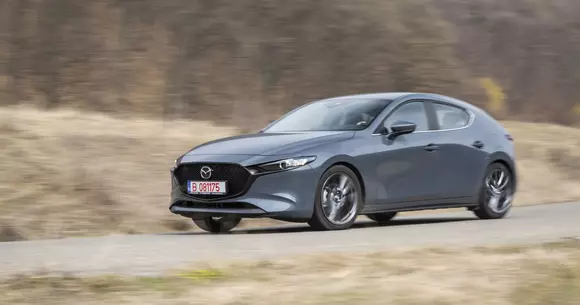 Mazda 3 Skyactiv-D116 6AT: Mai mult pluș, mai puțină putere