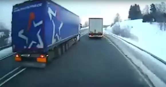 Pentru această depăşire a primit 2 ani de închisoare cu executare. Dar pe internet foarte mulţi îl apară