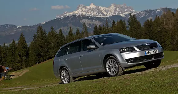 Skoda Octavia Combi 1.6 TDI: Volum de inteligență