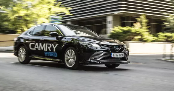 Toyota Camry: O surpriză foarte plăcută!