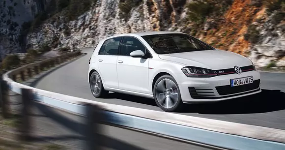 VW Golf GTI 2.0 TSI: Maximă bucurie, minim deranj
