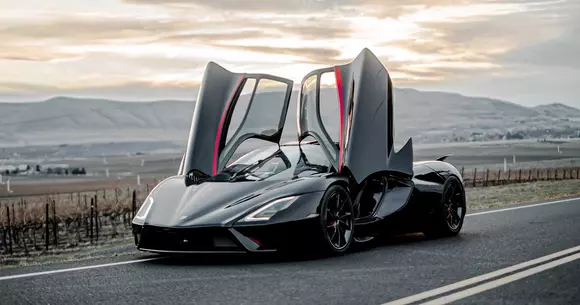 Rival pentru Bugatti: hypercarul american SSC Tuatara debutează cu 1.774 CP! (VIDEO)