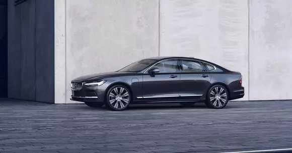 Volvo S90 și V90 facelift sunt două alegeri excelente pentru București. Iată de ce