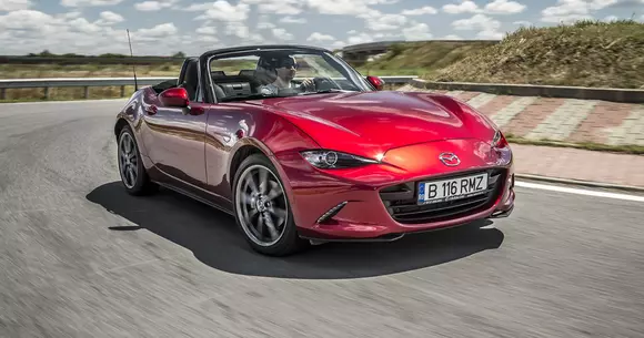 Mazda MX-5 Skyactiv-G184: Mănușa roșie