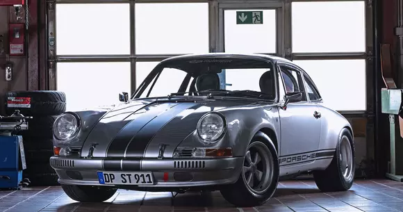 Un vis pe roți: Porsche 911 DP Motorsport, model 1985