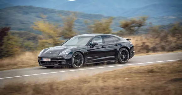 Porsche Panamera 4: Entry level la alt nivel