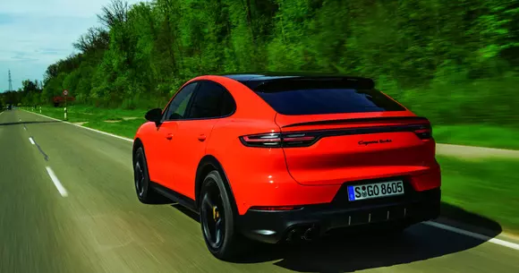 Porsche Cayenne Turbo Coupé - Doar spatele contează