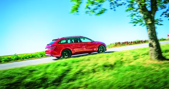 Skoda Superb Combi 2.0 TDI 4x4 - Audi, tu eşti?