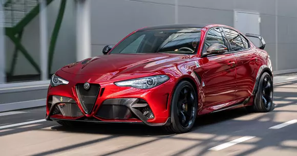 Alfa Romeo Giulia: mai mulți cai-putere și mai mult sex-appeal cu edițiile GTA și GTAm