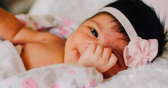 Ce cadouri să alegi pentru părinții care își împart timpul între casă și mașină