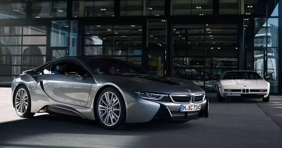 BMW i8 iese din producție, dar nu înainte de a stabili un record