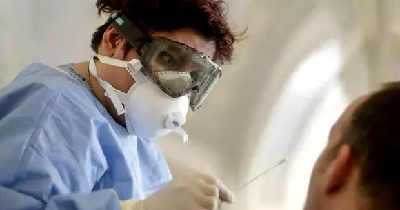 OMV Petrom donează un milion de euro pentru Crucea Roşie. Alte companii sprijină eforturile statului cu bani și produse